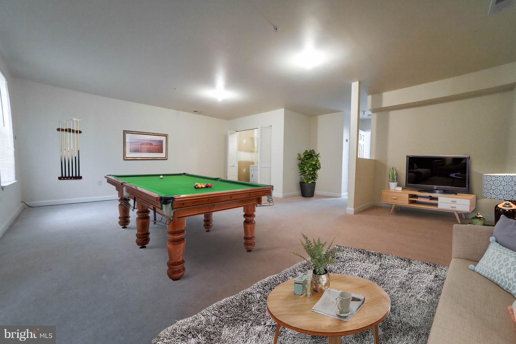 VILLAS ON WATERS EDGE - Residential