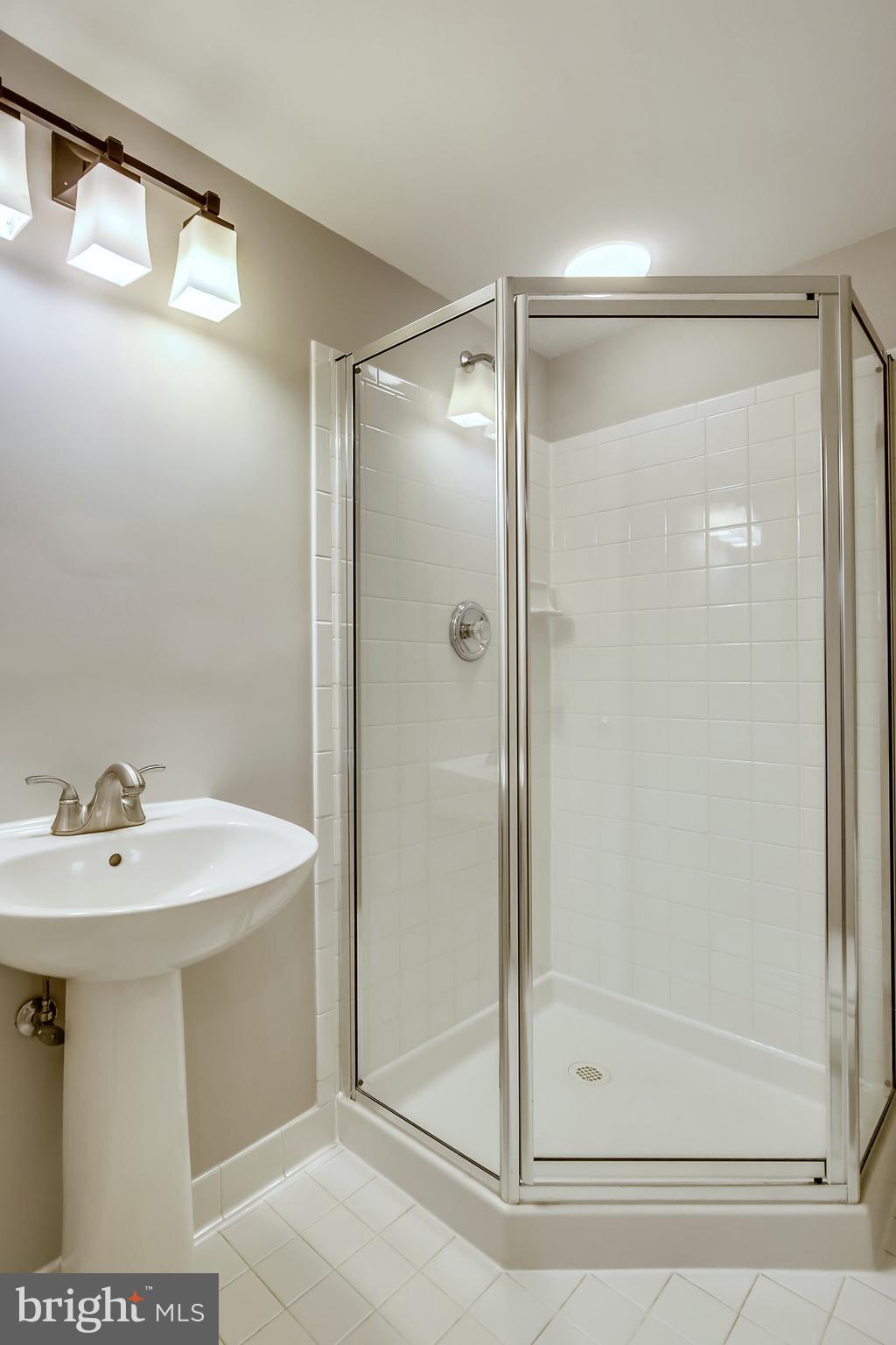 TUCKERMAN HEIGHTS - Residential Lease