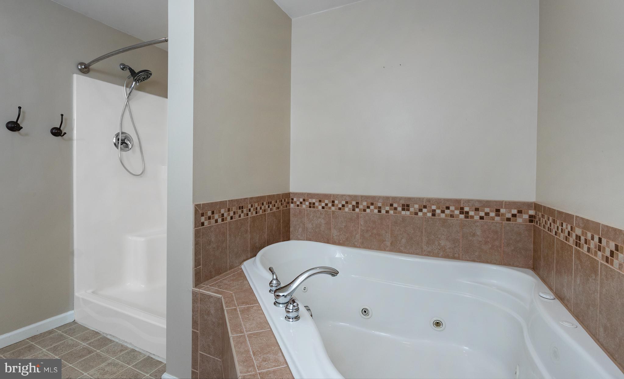 MAPLE GLEN - Residential