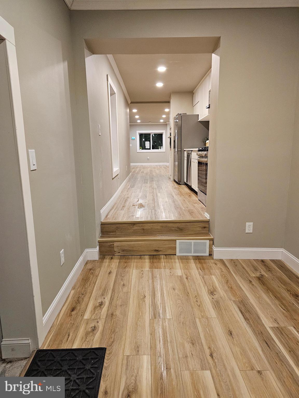 EAST KENSINGTON - Residential