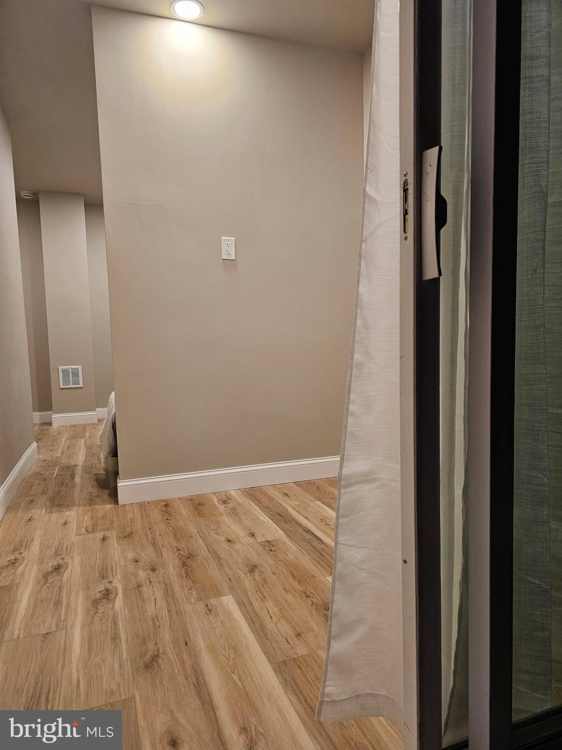 EAST KENSINGTON - Residential