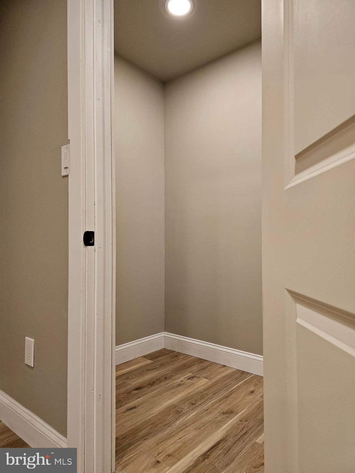 EAST KENSINGTON - Residential