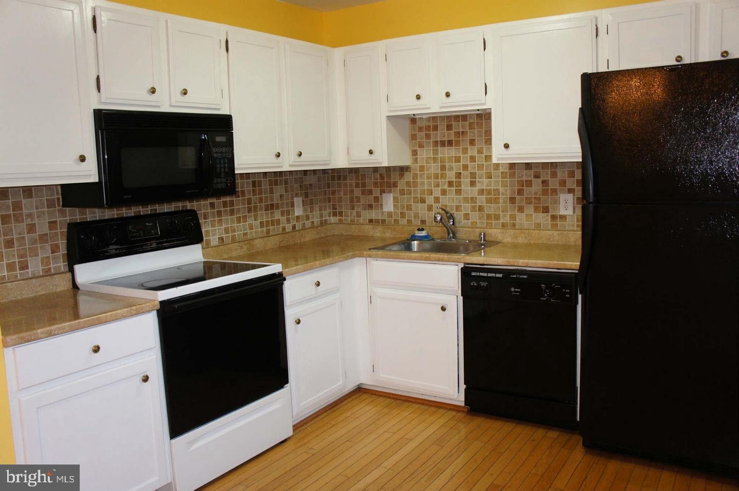 CROFTON VILLAGE - Residential Lease