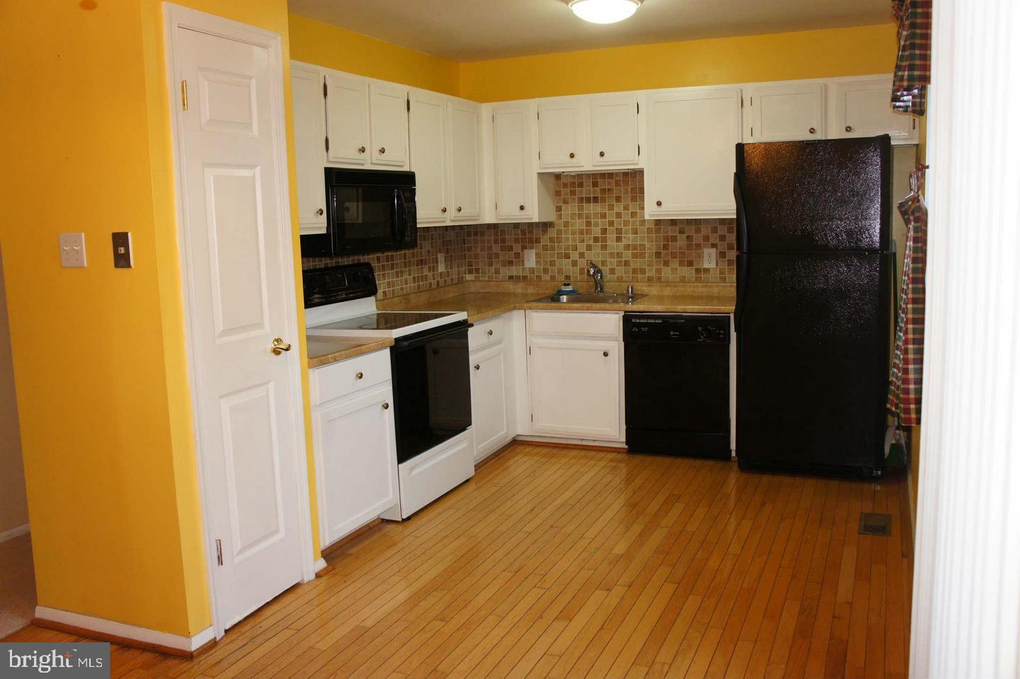 CROFTON VILLAGE - Residential Lease