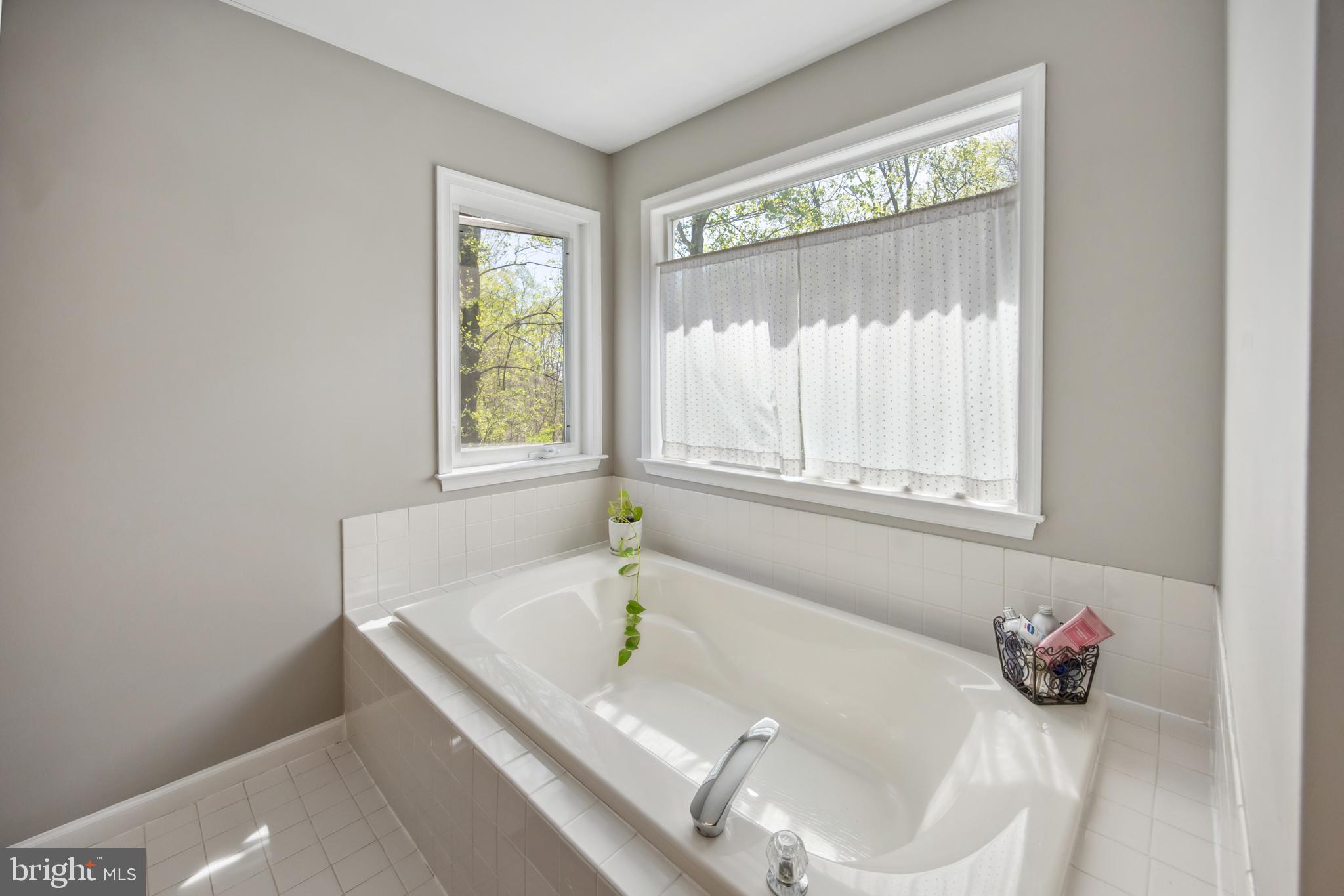 HIDDEN VALLEY - Residential