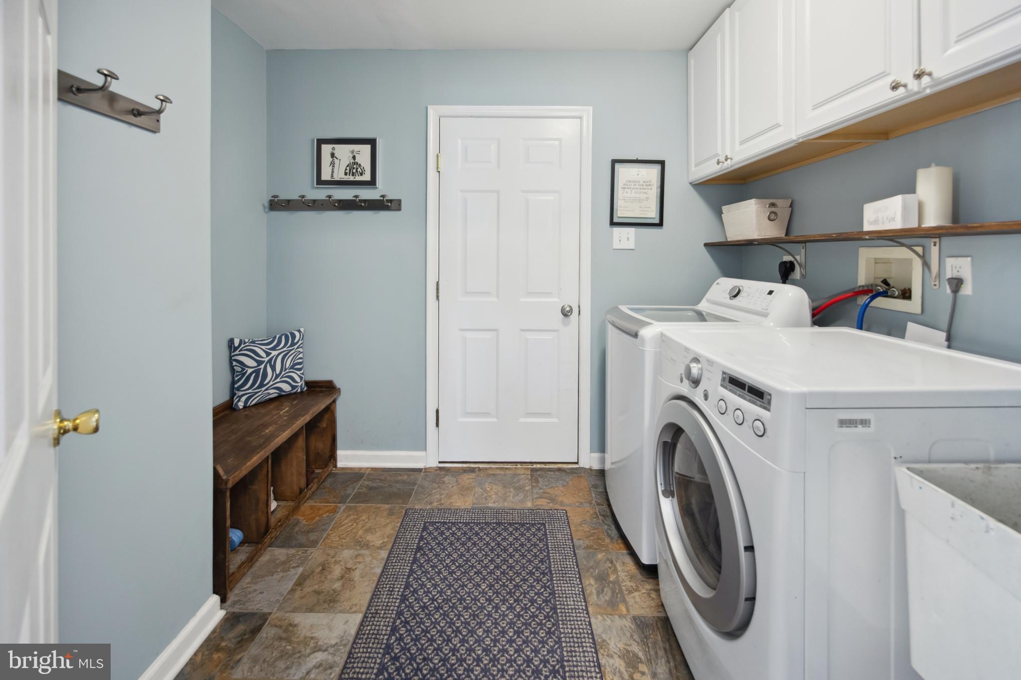 HIDDEN VALLEY - Residential