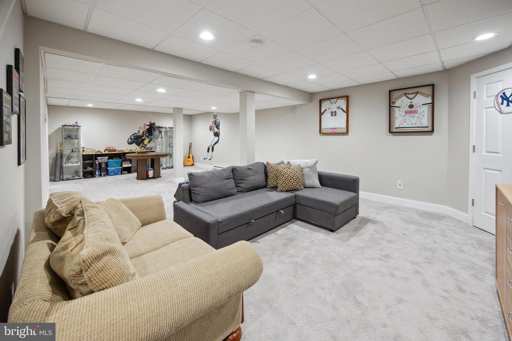 HIDDEN VALLEY - Residential