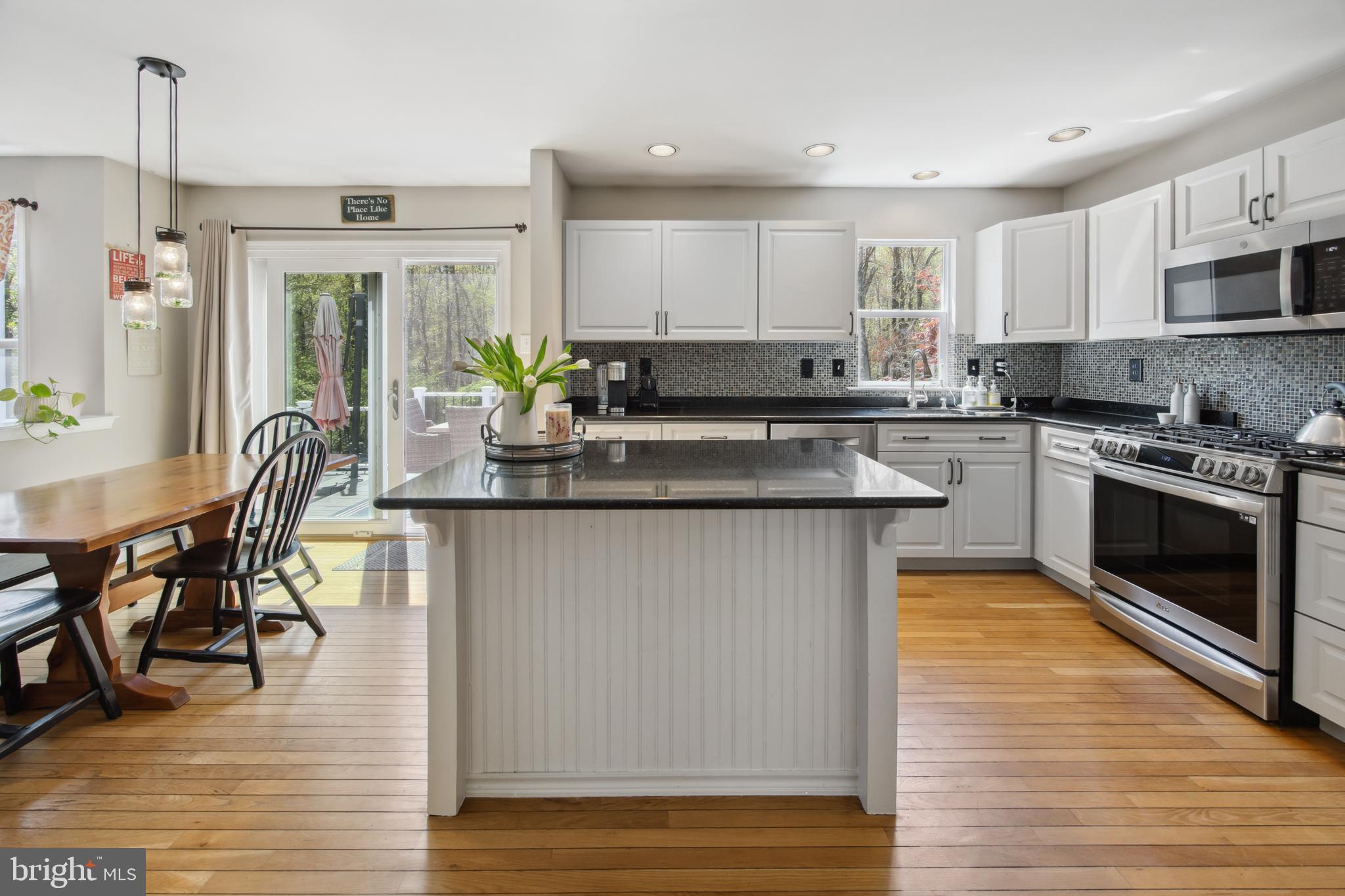 HIDDEN VALLEY - Residential