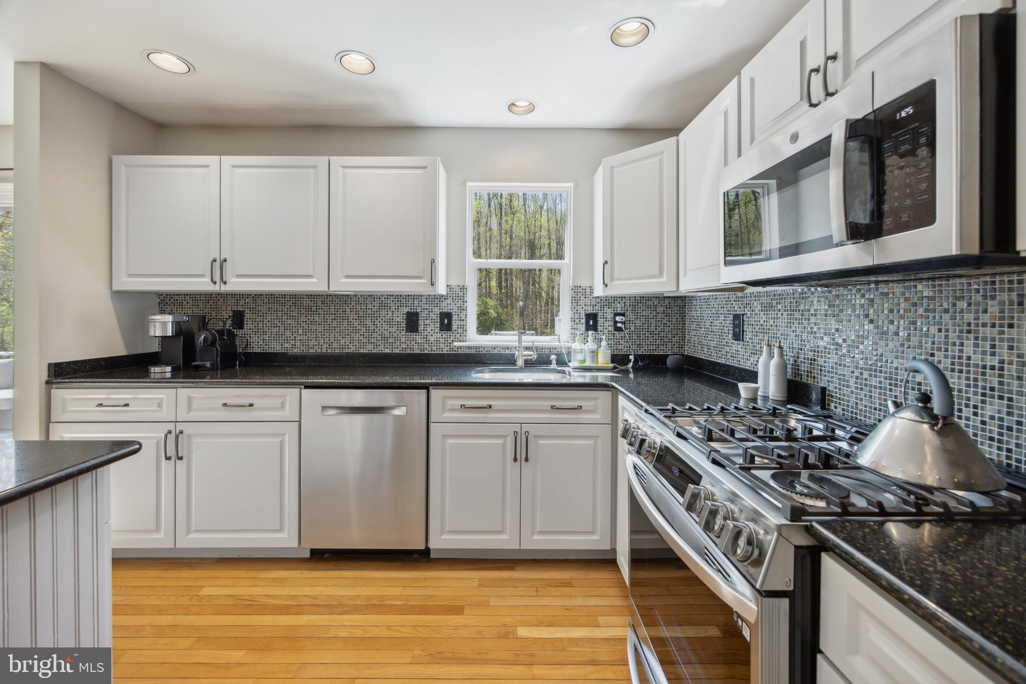 HIDDEN VALLEY - Residential