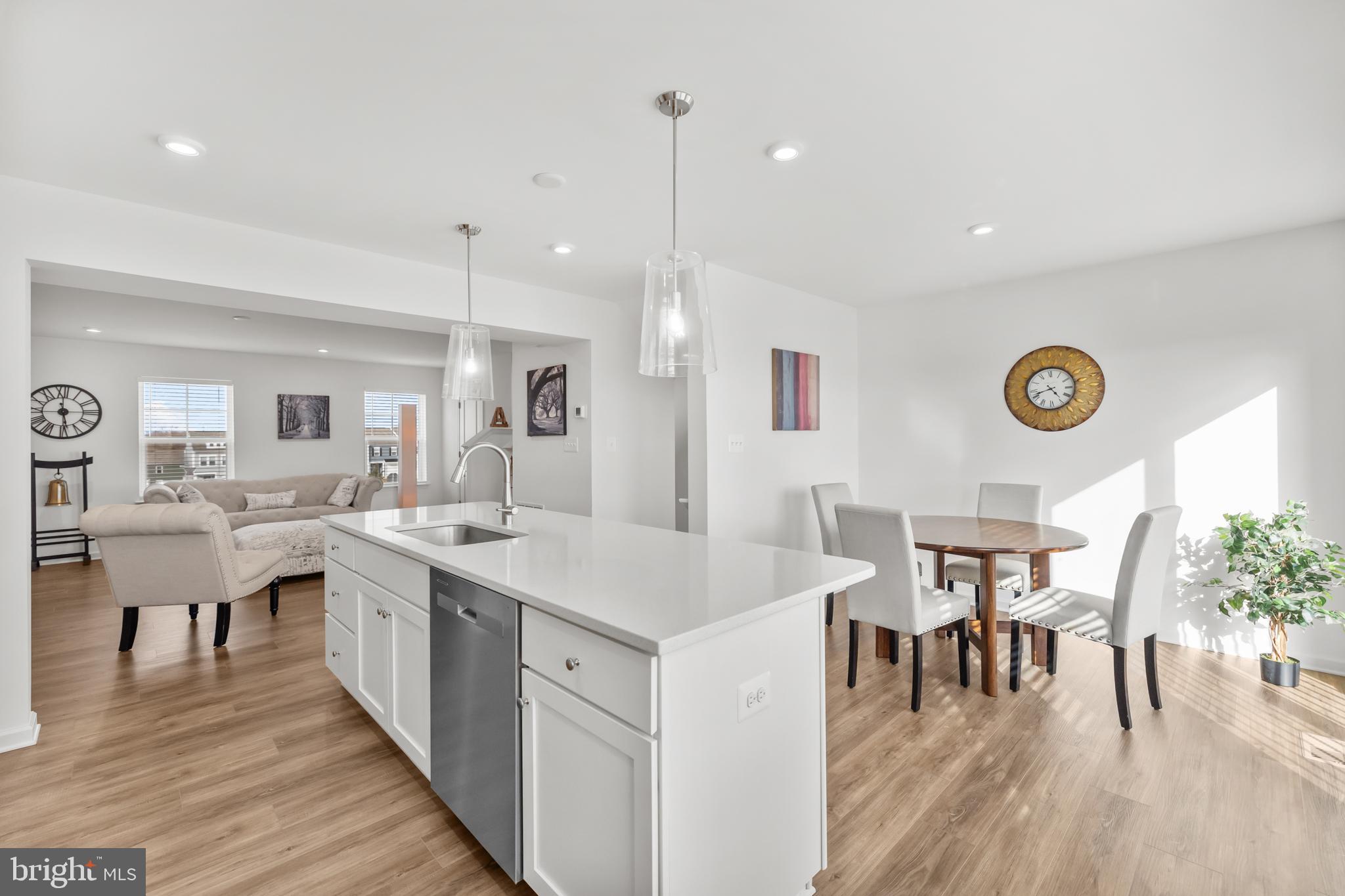 RIVERSIDE - Residential