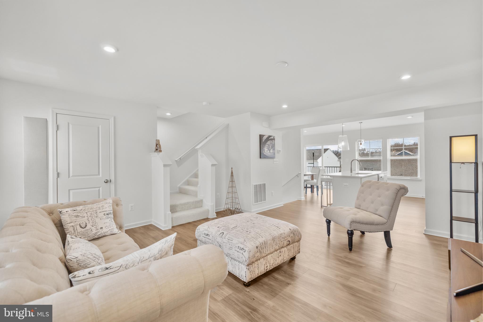 RIVERSIDE - Residential