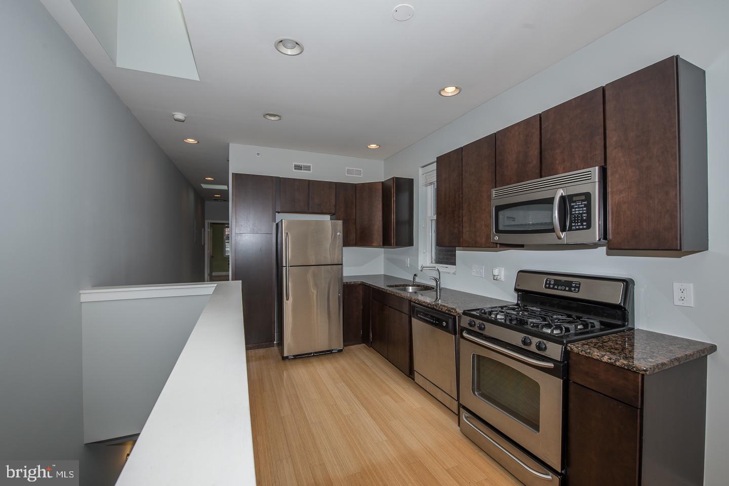 GRADUATE HOSPITAL - Residential Lease