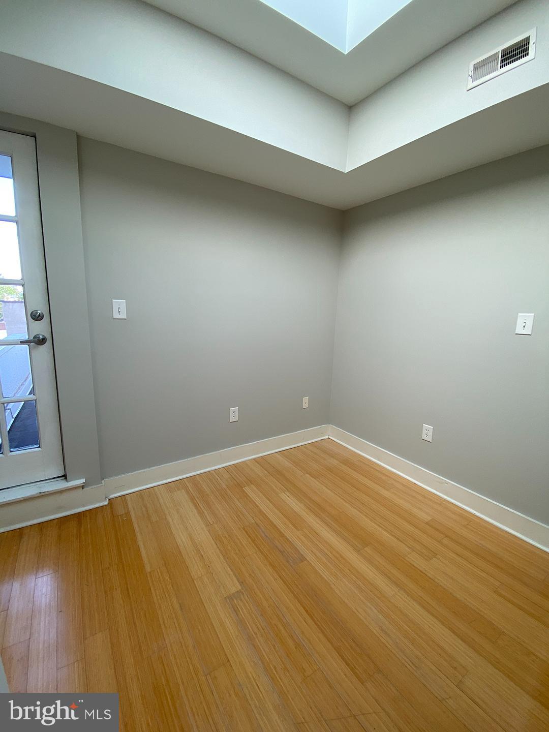 GRADUATE HOSPITAL - Residential Lease