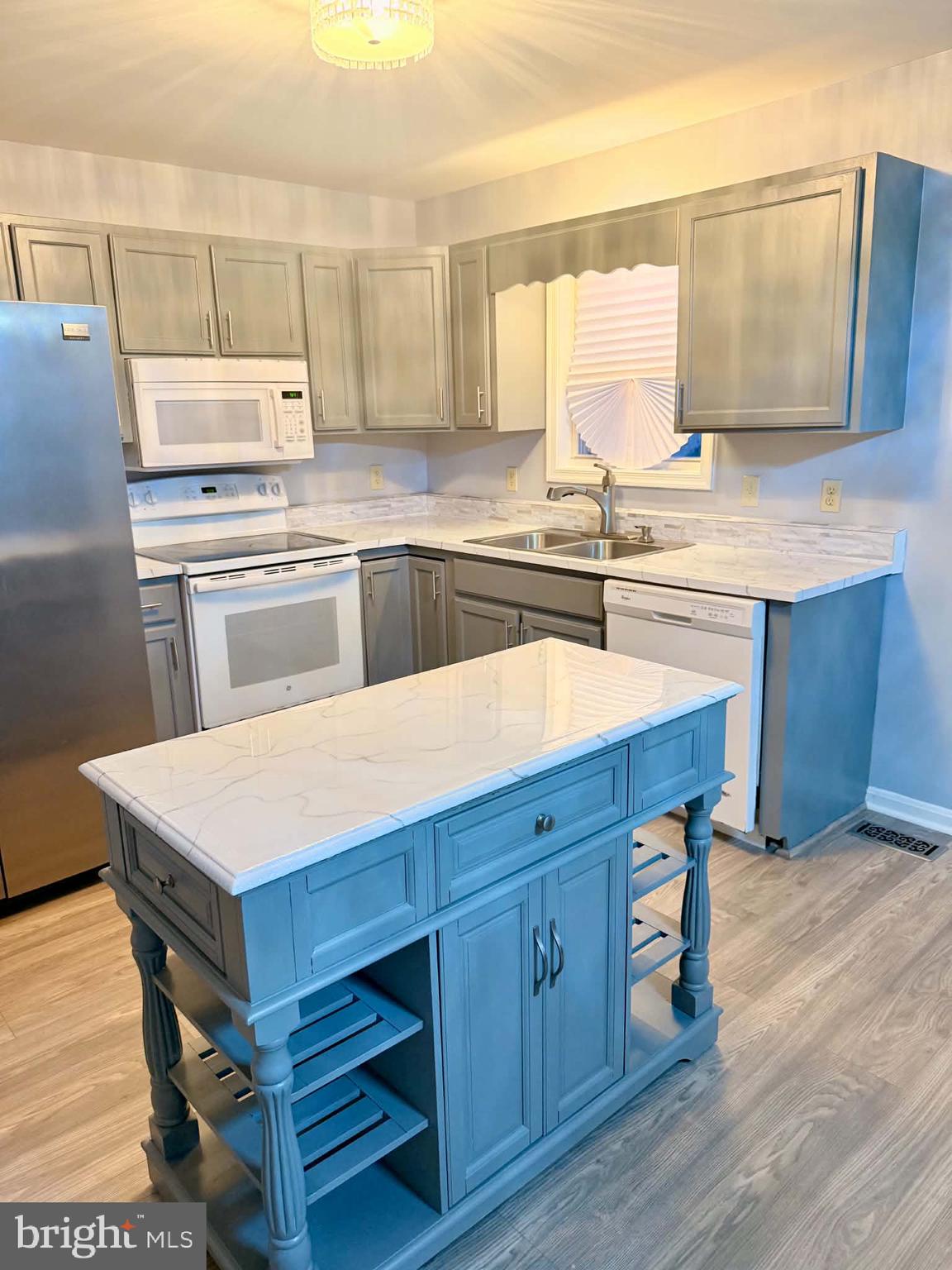 444 TRIMBLEFIELDS DRIVE