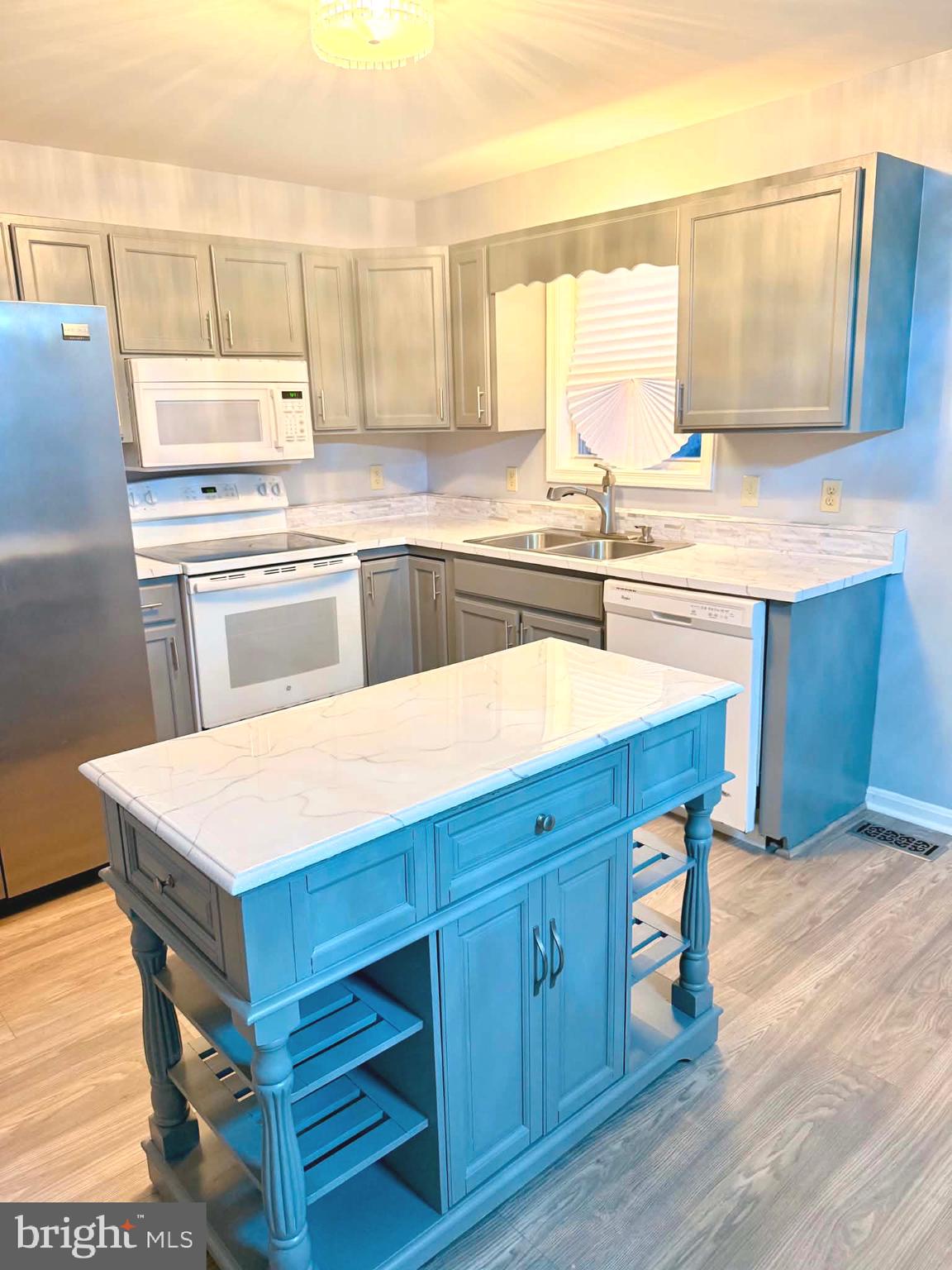 TRIMBLE FIELDS - Residential