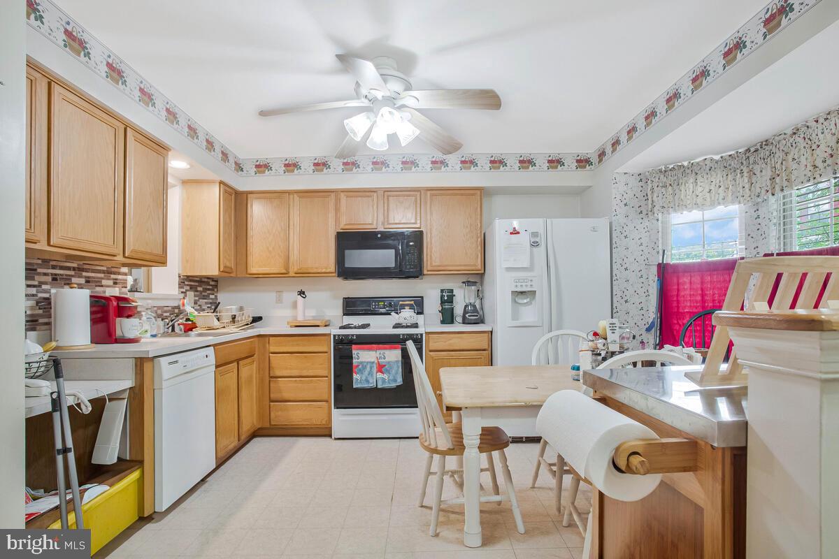 CROMWELL FOUNTAIN - Residential