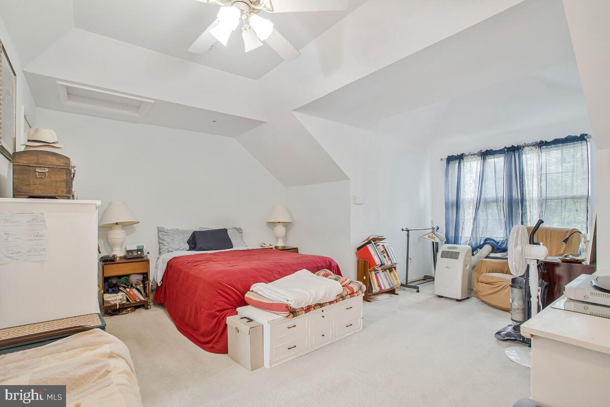 CROMWELL FOUNTAIN - Residential