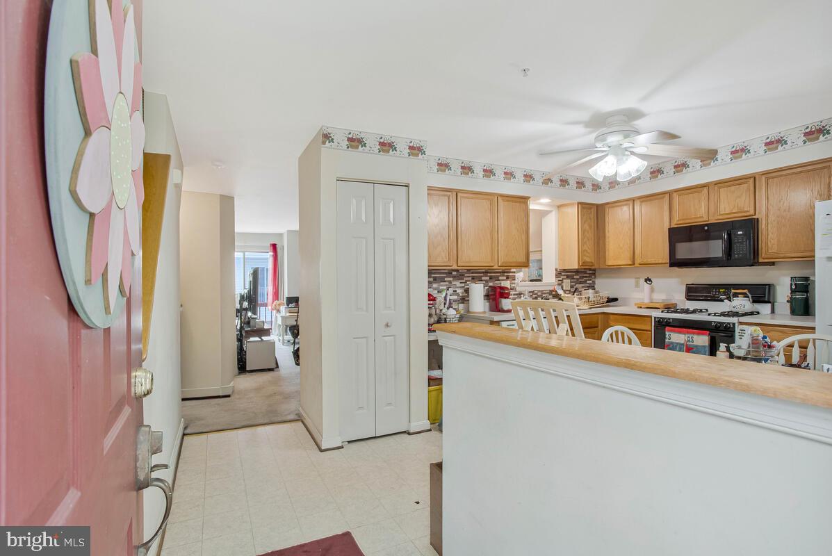 CROMWELL FOUNTAIN - Residential