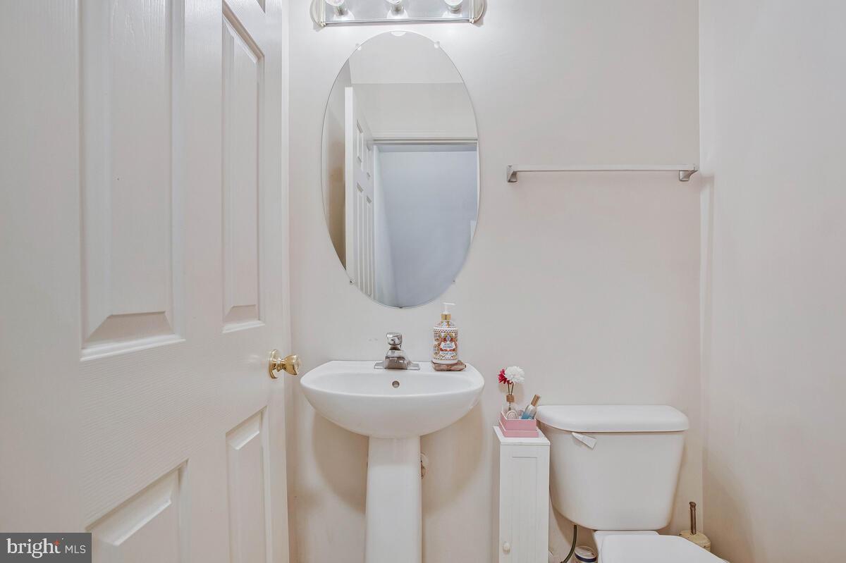 CROMWELL FOUNTAIN - Residential