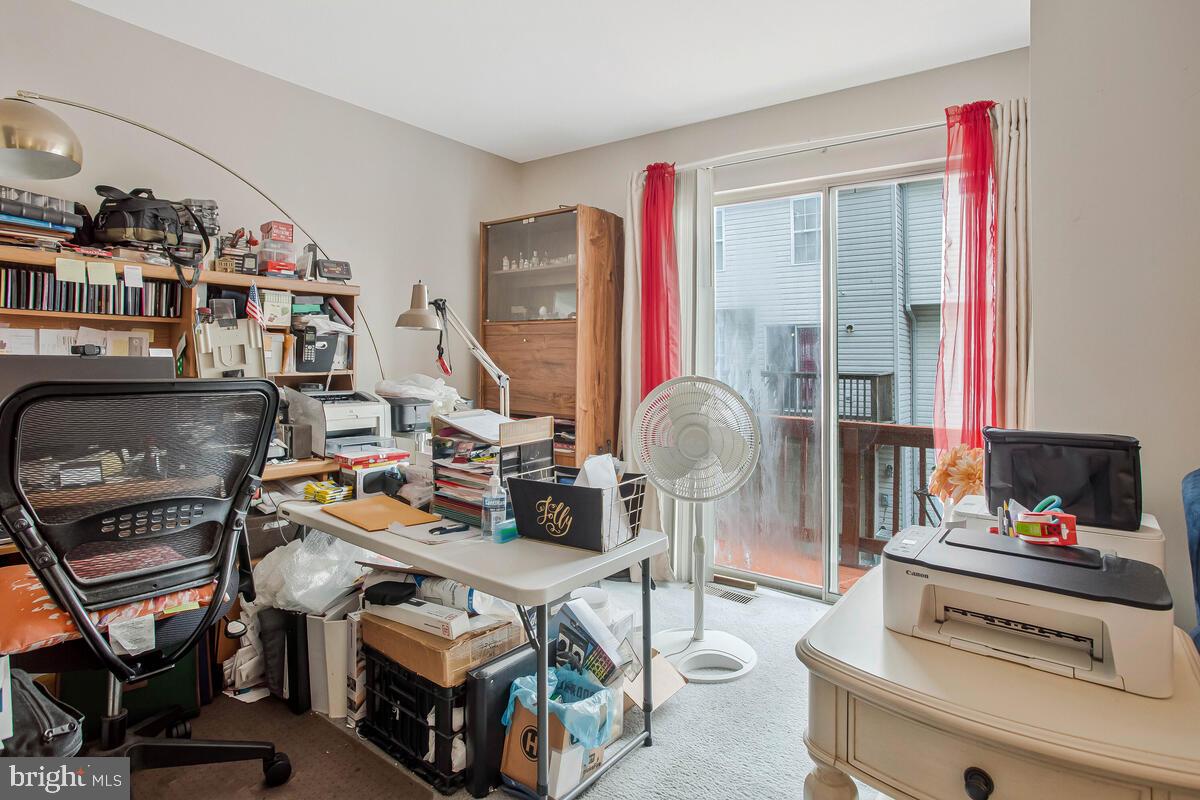 CROMWELL FOUNTAIN - Residential