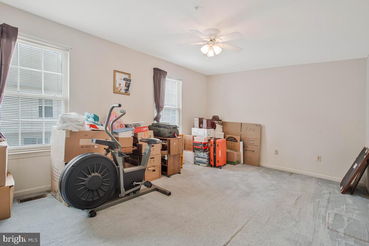 CROMWELL FOUNTAIN - Residential