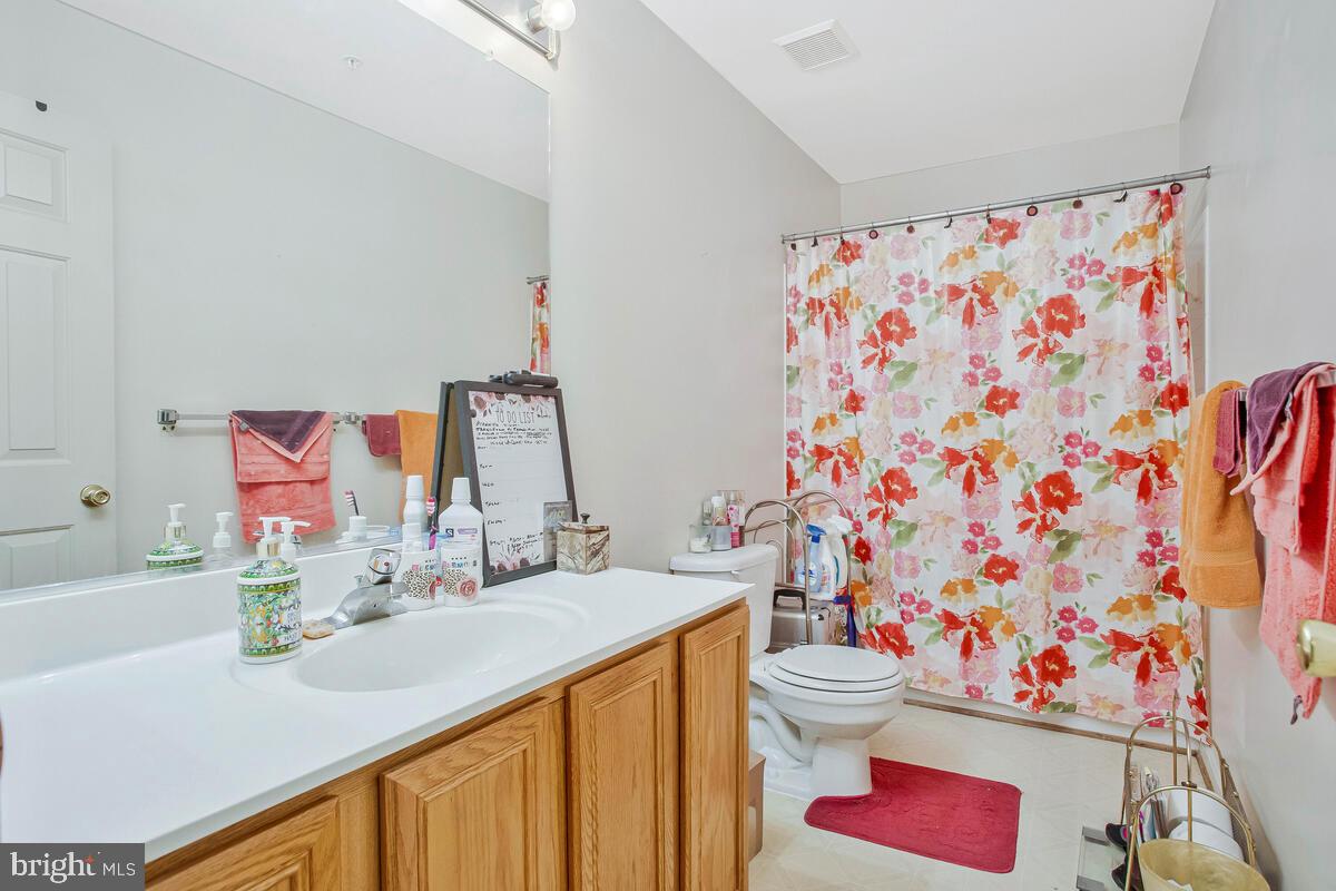 CROMWELL FOUNTAIN - Residential