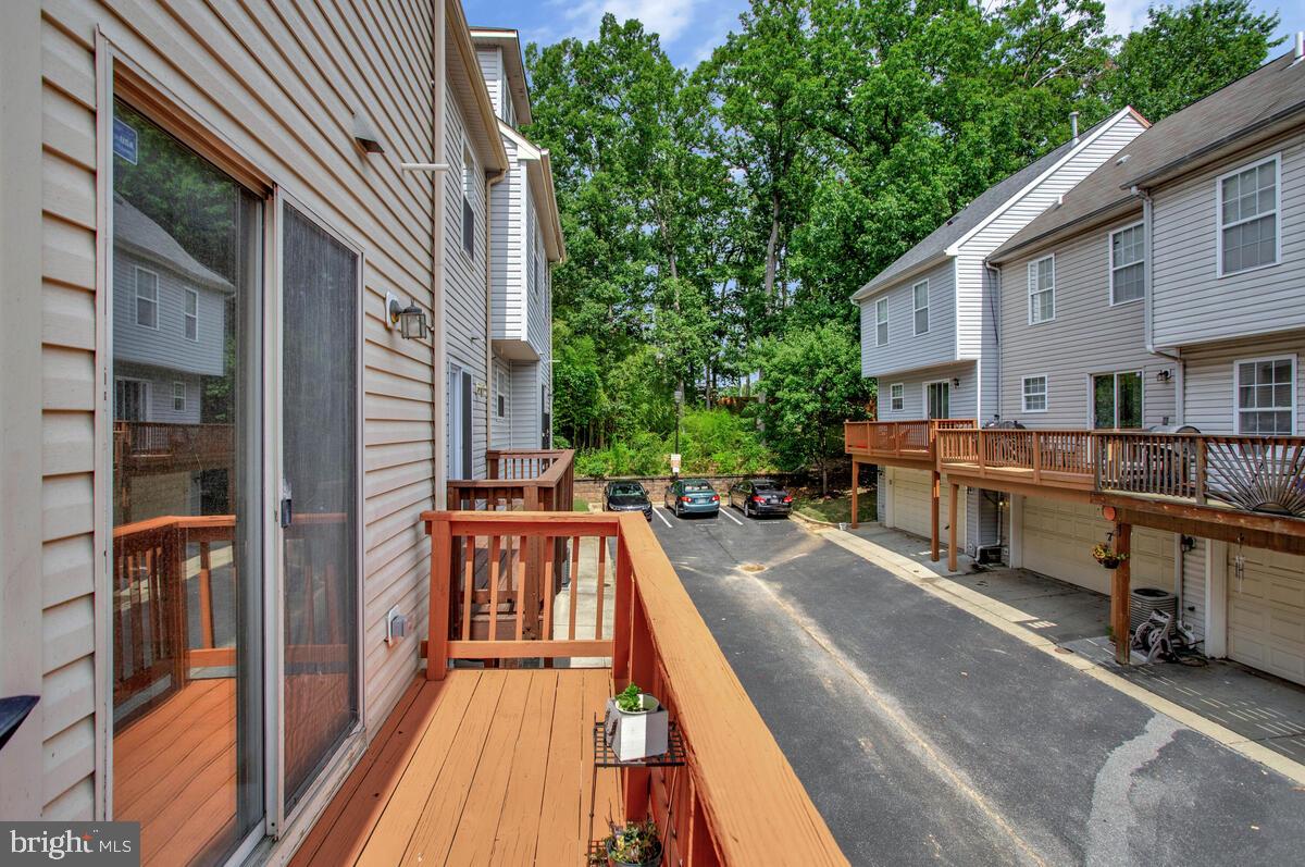 CROMWELL FOUNTAIN - Residential