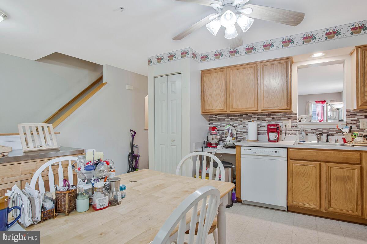 CROMWELL FOUNTAIN - Residential