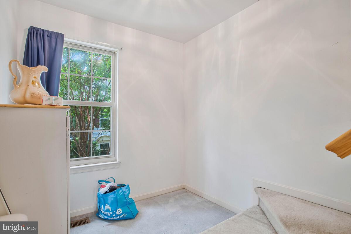 CROMWELL FOUNTAIN - Residential