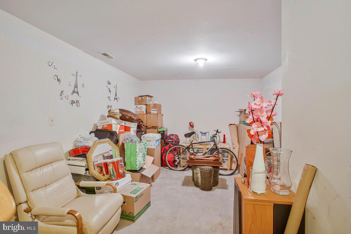 CROMWELL FOUNTAIN - Residential