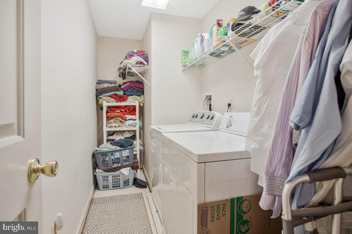 CROMWELL FOUNTAIN - Residential