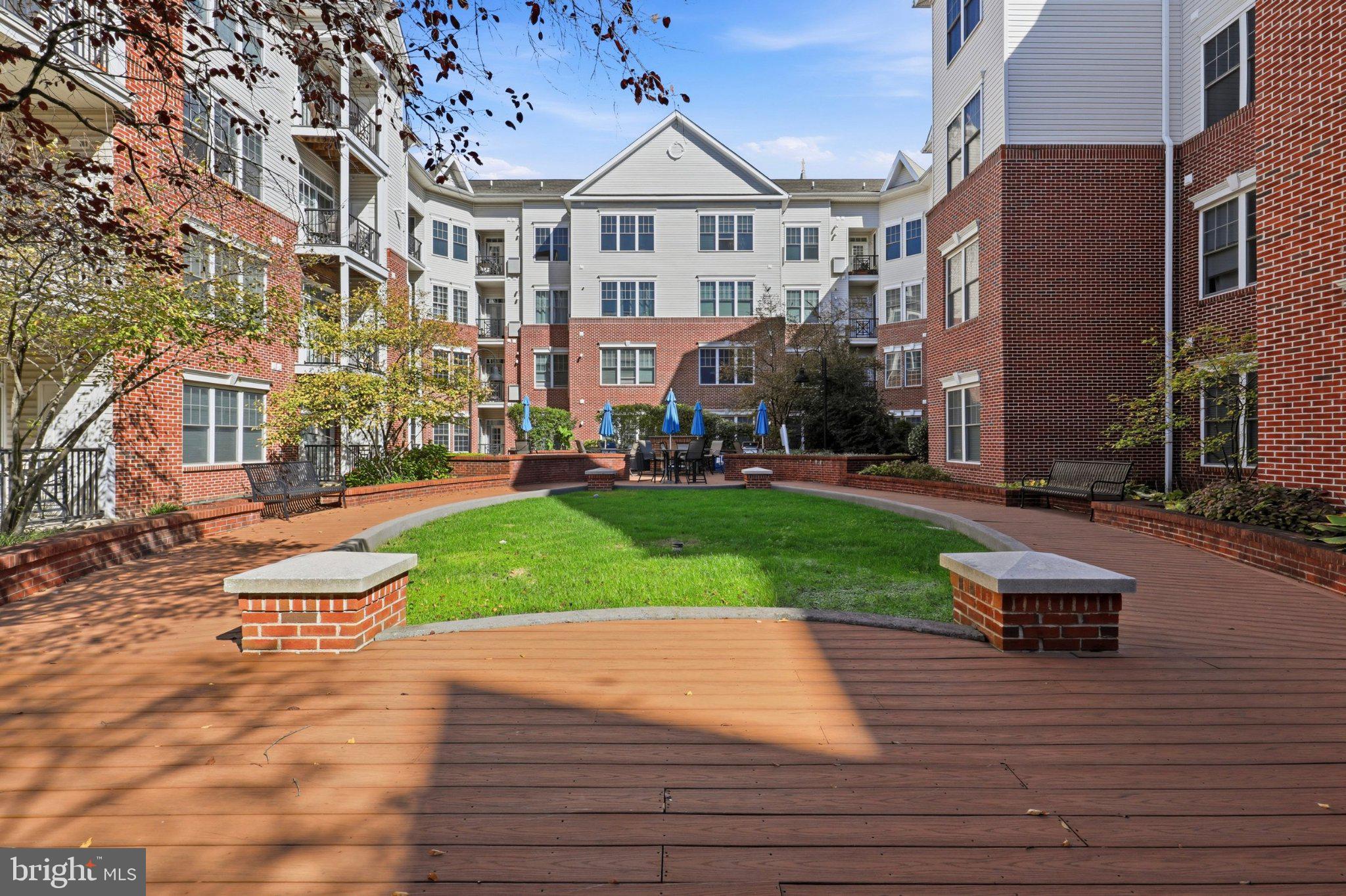 200 W ELM STREET 1417