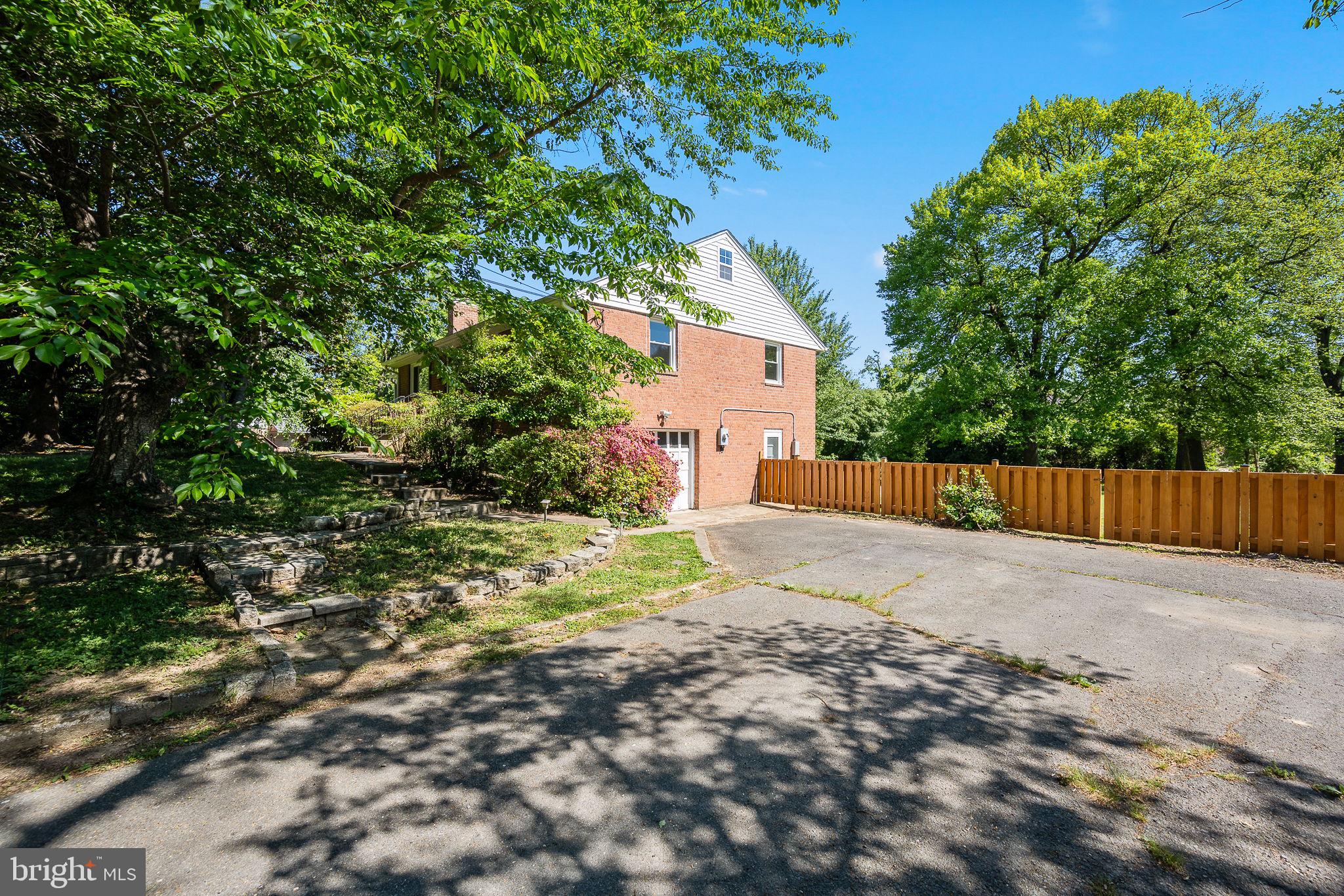 4037 OXFORD STREET