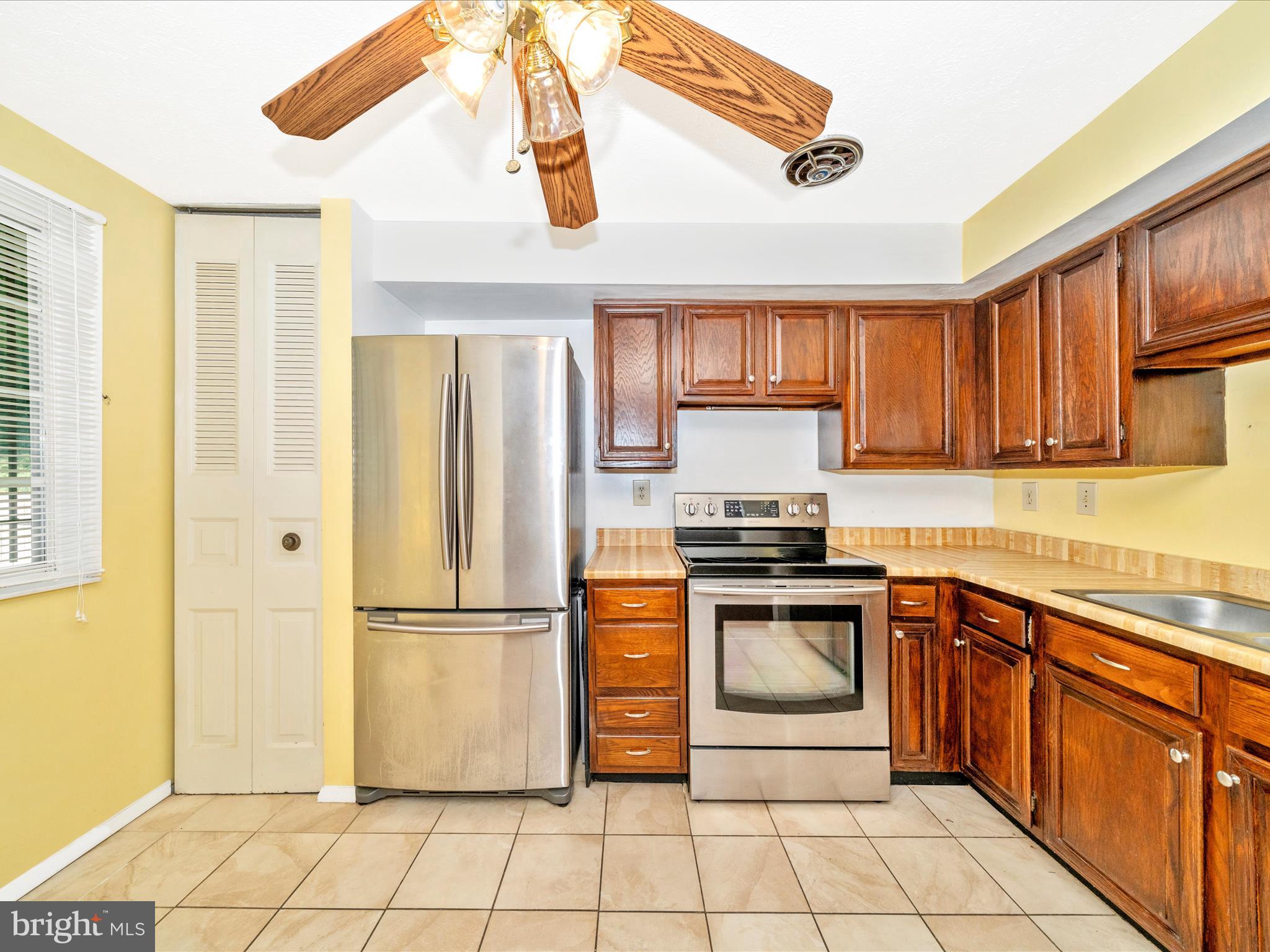 WESTHAMPTON TOWNHOUSES P - Residential