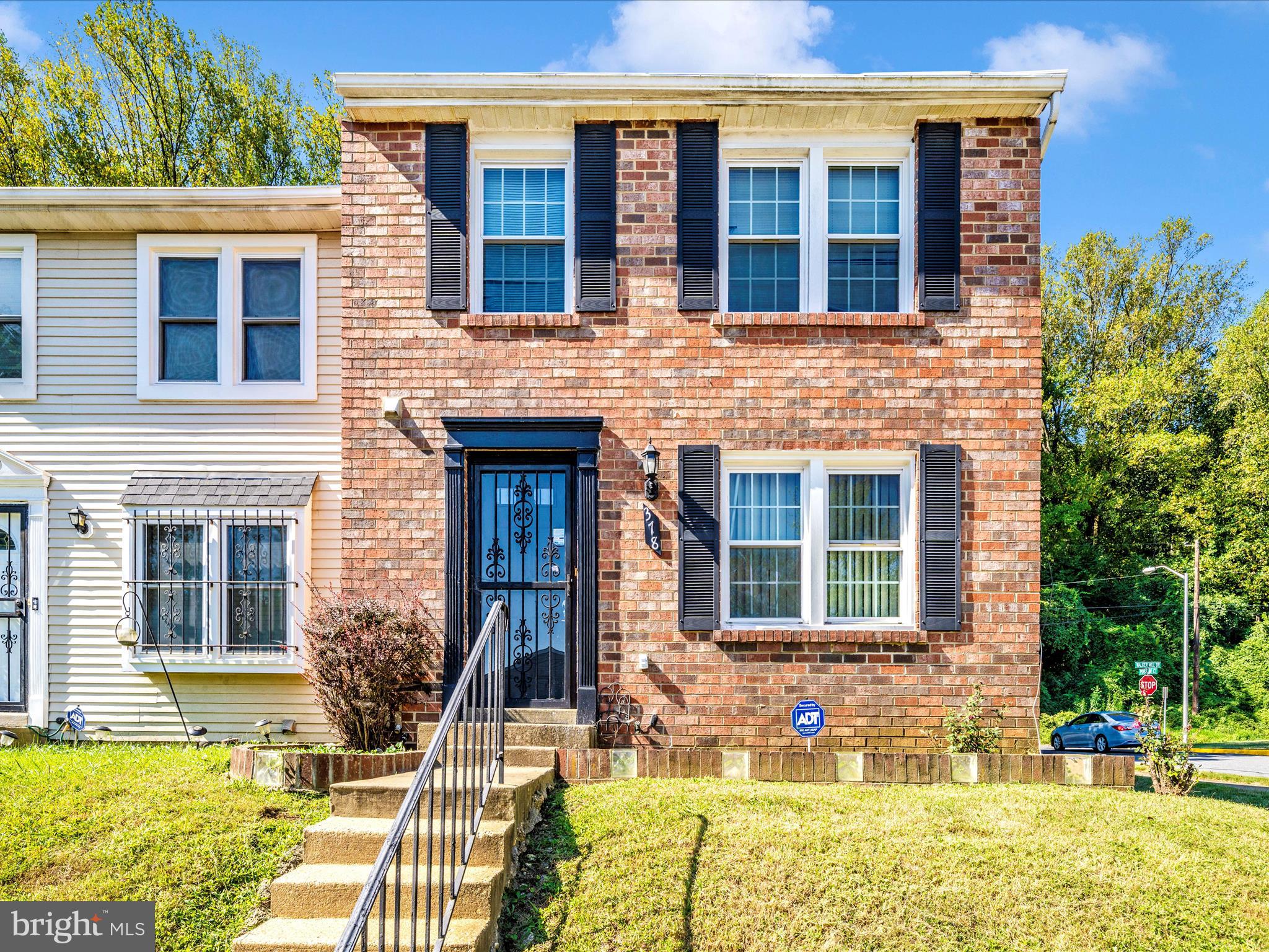 WESTHAMPTON TOWNHOUSES P - Residential