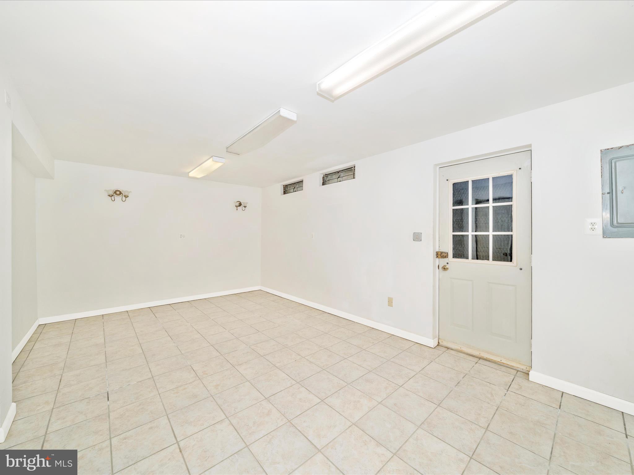 WESTHAMPTON TOWNHOUSES P - Residential