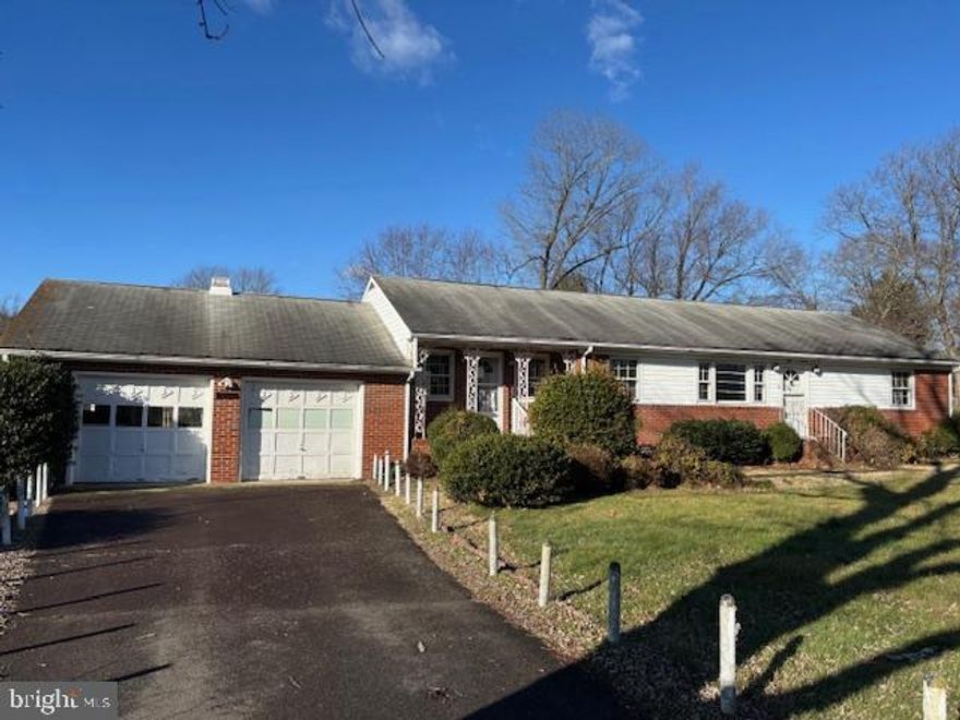 Three bedroom, two and a half bathroom brick rambler in an established neighborhood.  Terrific location with VRE close by, Historic City of Fredericksburg, I-95 access, shopping and medical care are all near too. a "time capsule" of a home awaiting a renovation. 

Property is owned by the Department of Housing and Urban Development (HUD), case # 541-883839 IE (insurable with escrow), Subject to Appraisal. Seller makes no representations or warranties as to property condition.  HUD homes are sold entirely "AS IS", Equal Housing Opportunity.  Selling agent must be HUD registered to place offer for buyer. HUD keys are non-transferable.