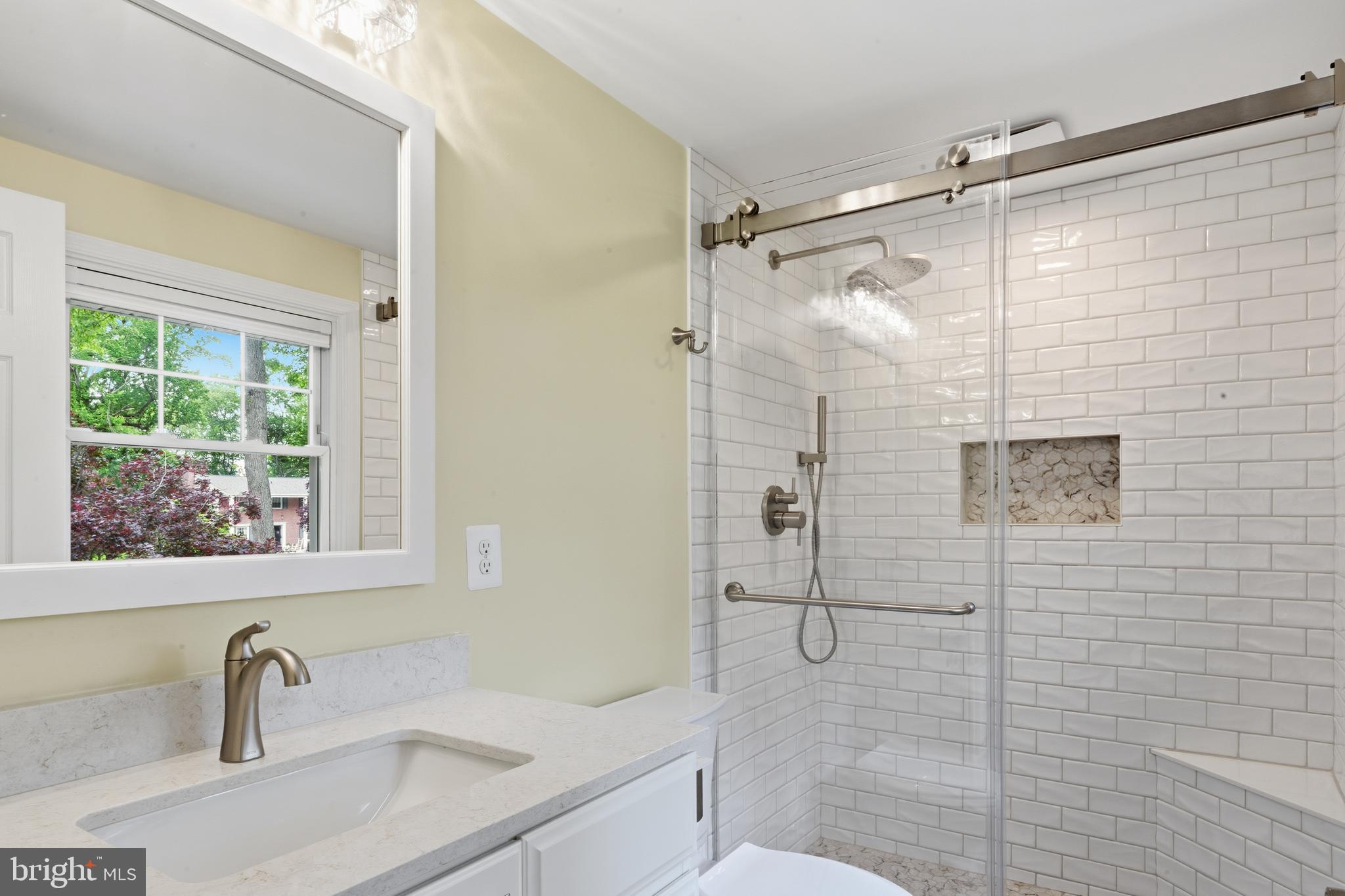 BEAVERBROOK - Residential