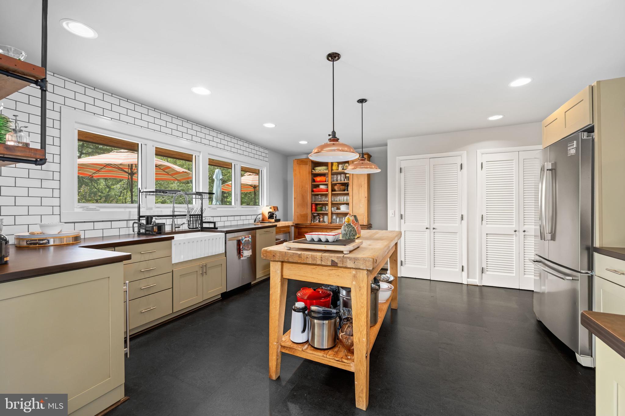 CHURCH NECK - Residential