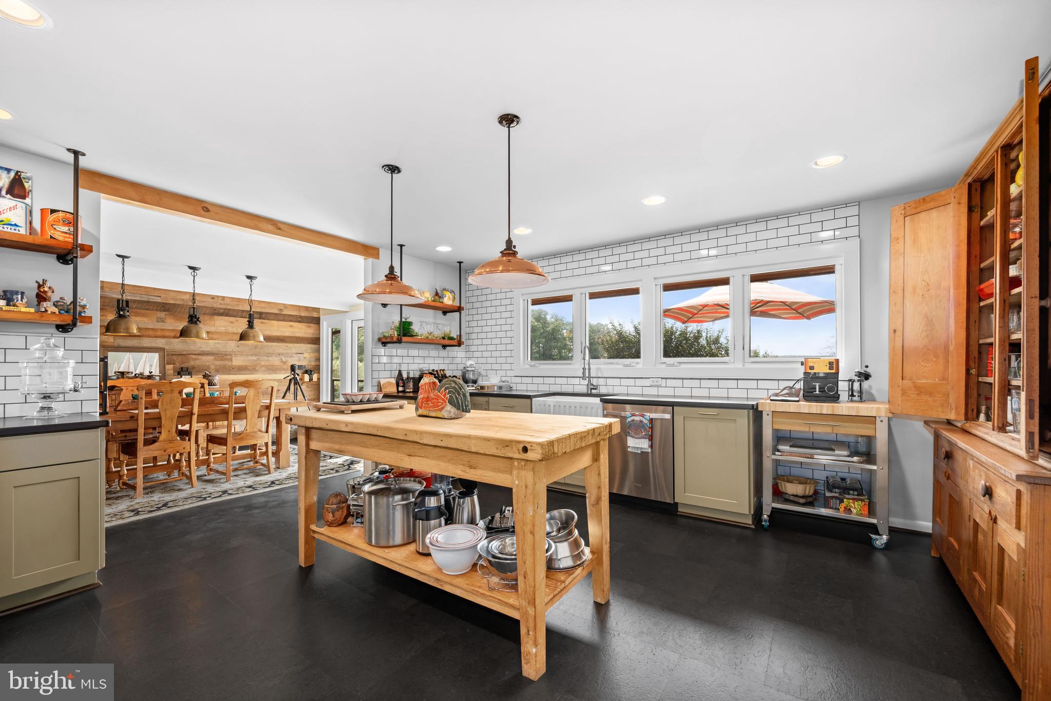 CHURCH NECK - Residential