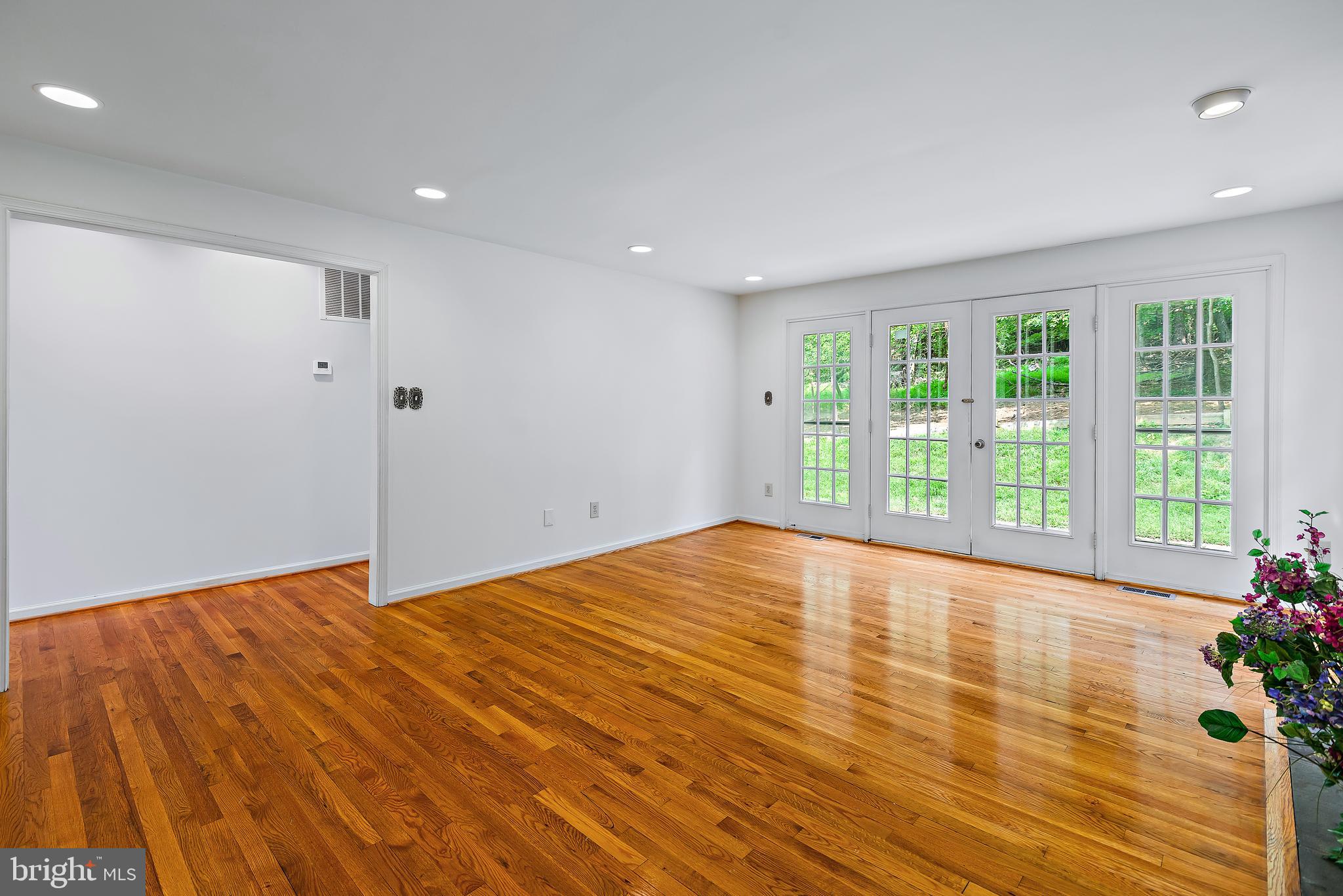 PINE KNOLLS - Residential