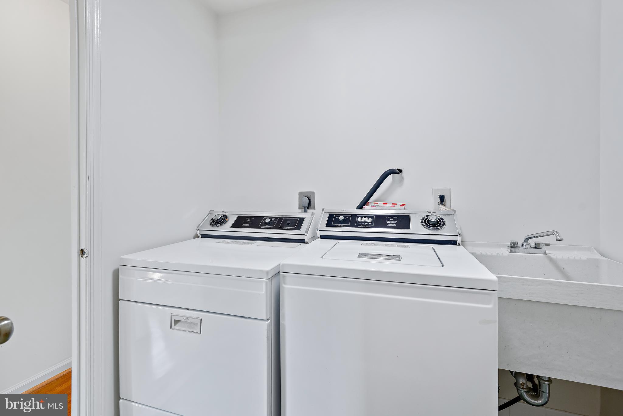 PINE KNOLLS - Residential