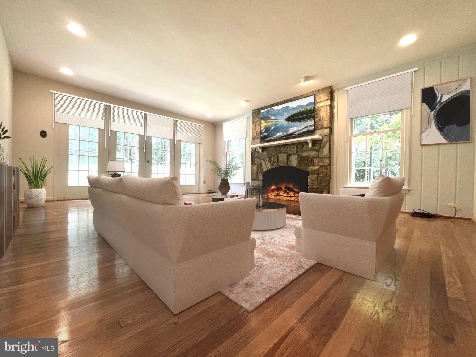 PINE KNOLLS - Residential