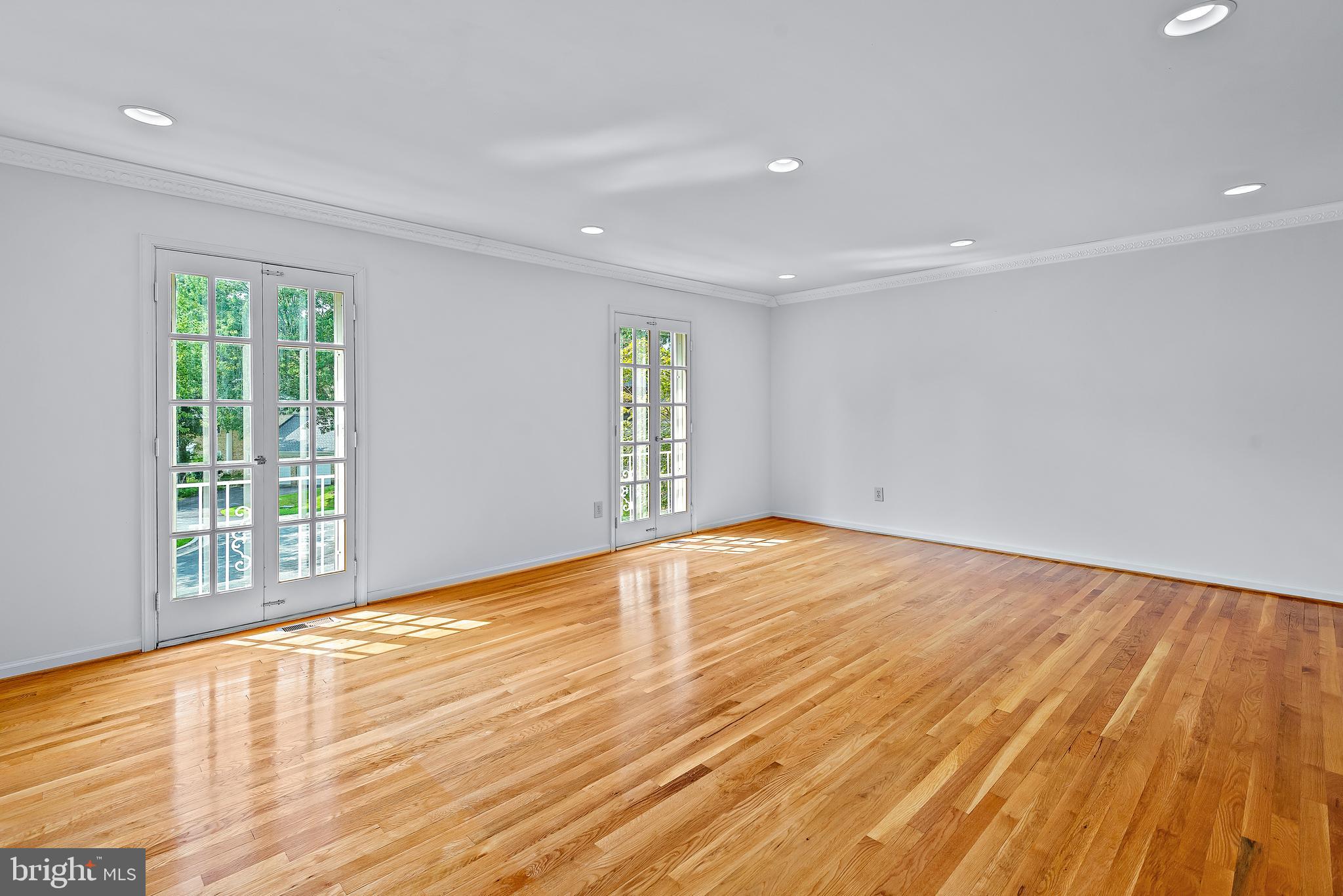 PINE KNOLLS - Residential