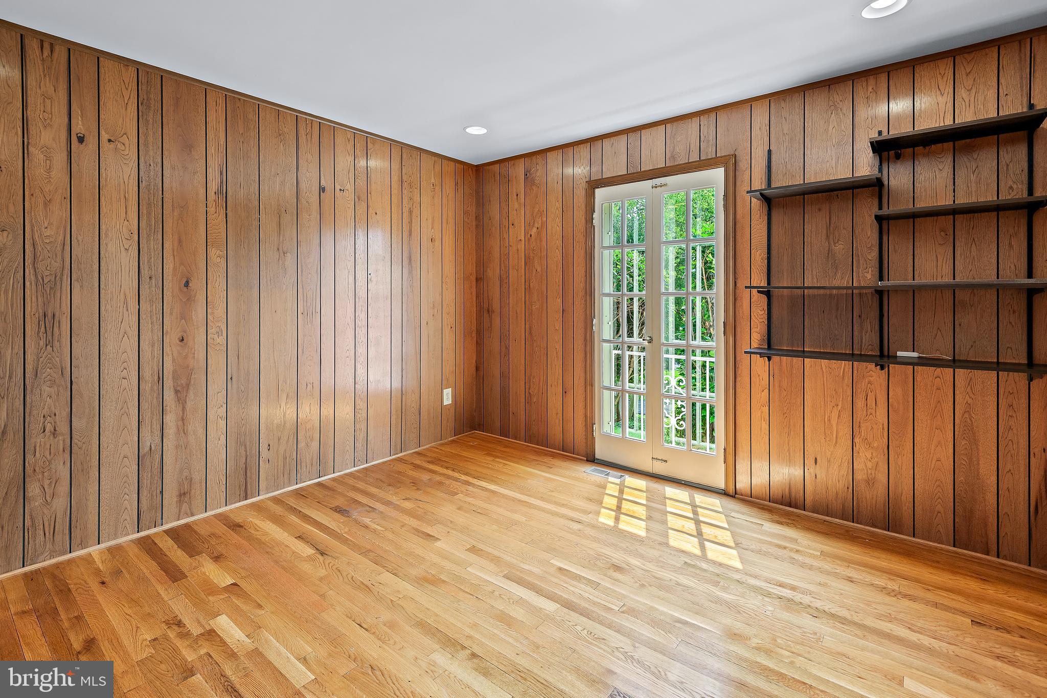 PINE KNOLLS - Residential