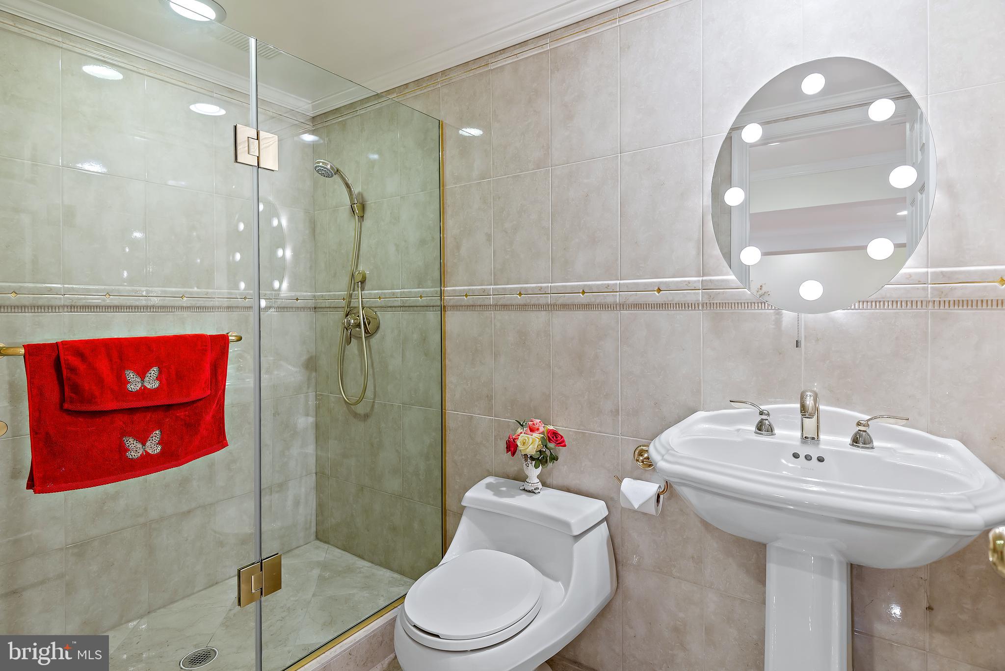 PINE KNOLLS - Residential