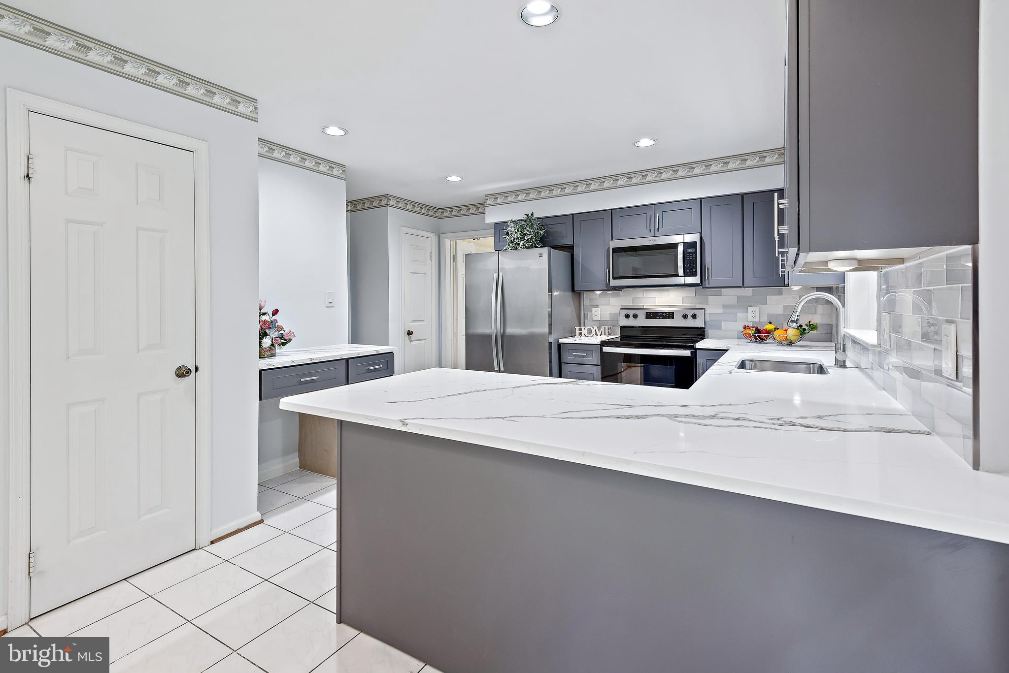 PINE KNOLLS - Residential