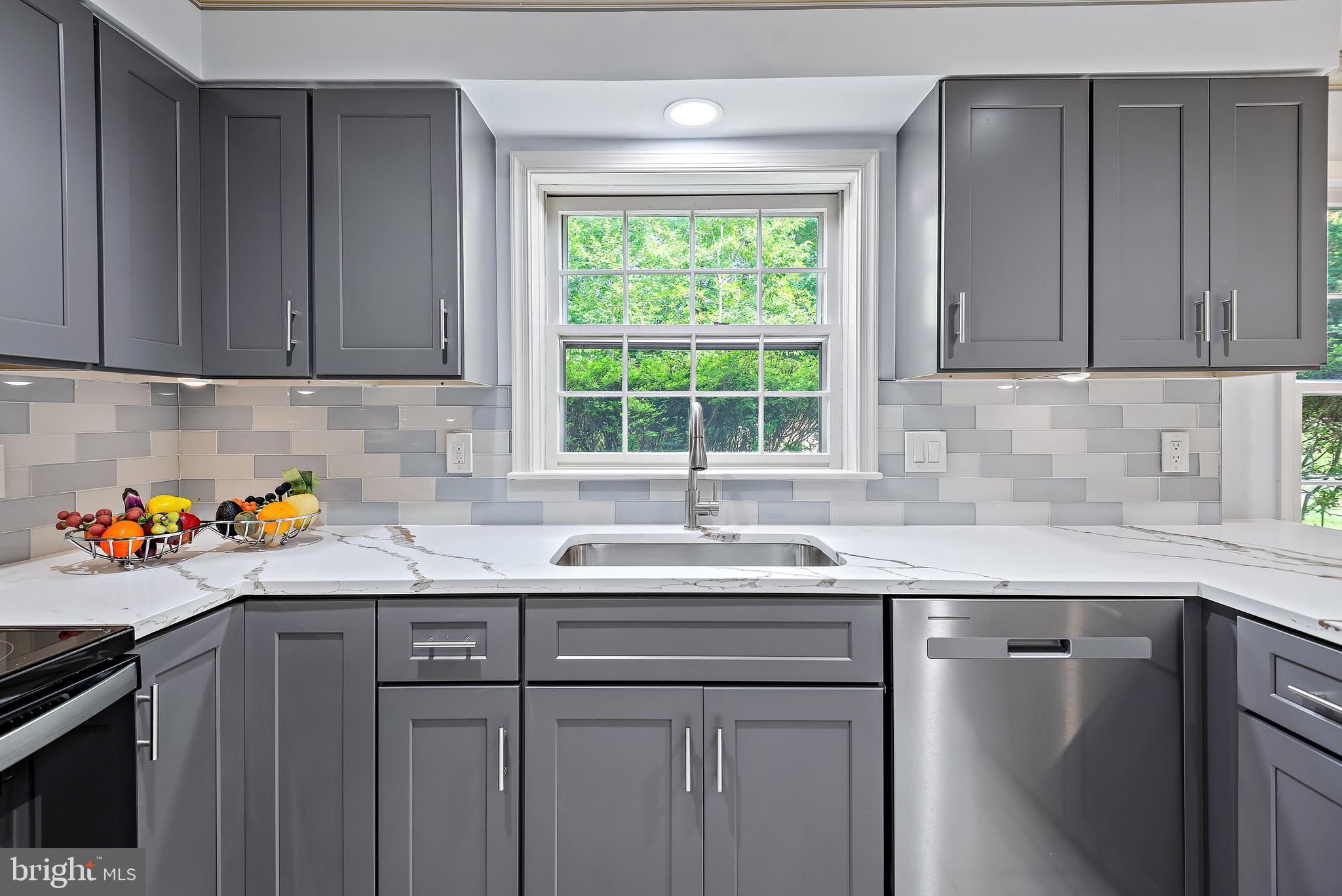 PINE KNOLLS - Residential