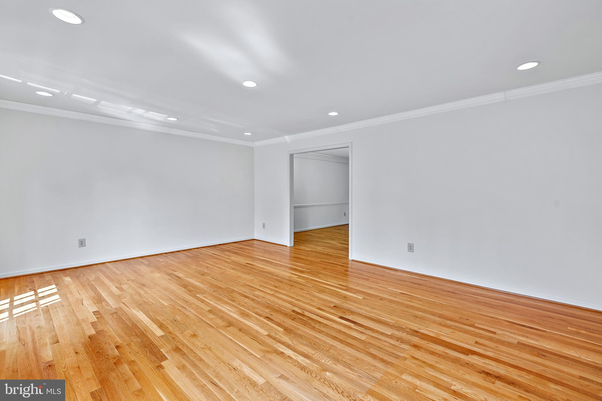 PINE KNOLLS - Residential