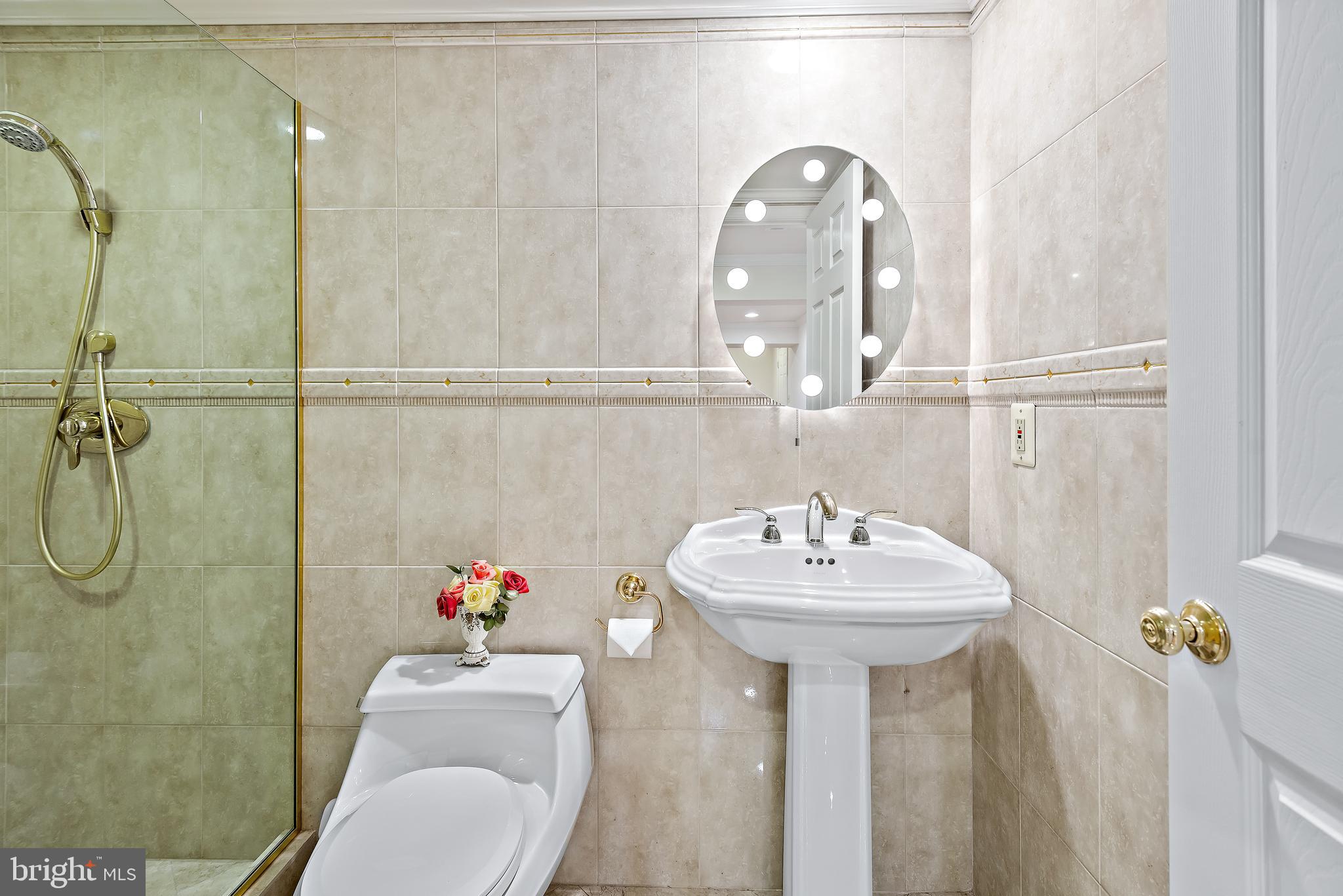 PINE KNOLLS - Residential